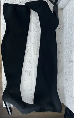 Botas de punto por encima de la rodilla de tacón alto Petite Kylee para dama en negro talla 5 de ASOS Foto 1 de 4