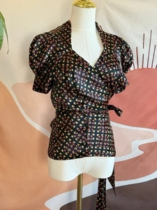Diane von Furstenberg Top Damen Größe 8 Seide vorne zum Binden Bluse echter Wickeloptik - Bild 1 von 12