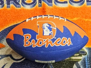 De colección Denver Broncos Fútbol Diente de Tiburón Hutch 9" - Imagen 1 de 5