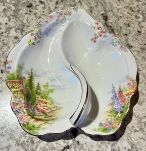 Vintage Royal Albert KENTISH ROOKERY Leaf Dish - Queen Mary Back Stamp Pre 1952 - Picture 1 of 6