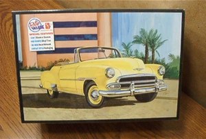 AMT 1951 CHEVY CONV. SUN CRUISER 1/25 SCALE PLASTIC MODEL KIT - Picture 1 of 3