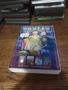 The Data Set Collection Ada Hopper 4 Books In 1  - Picture 1 of 5