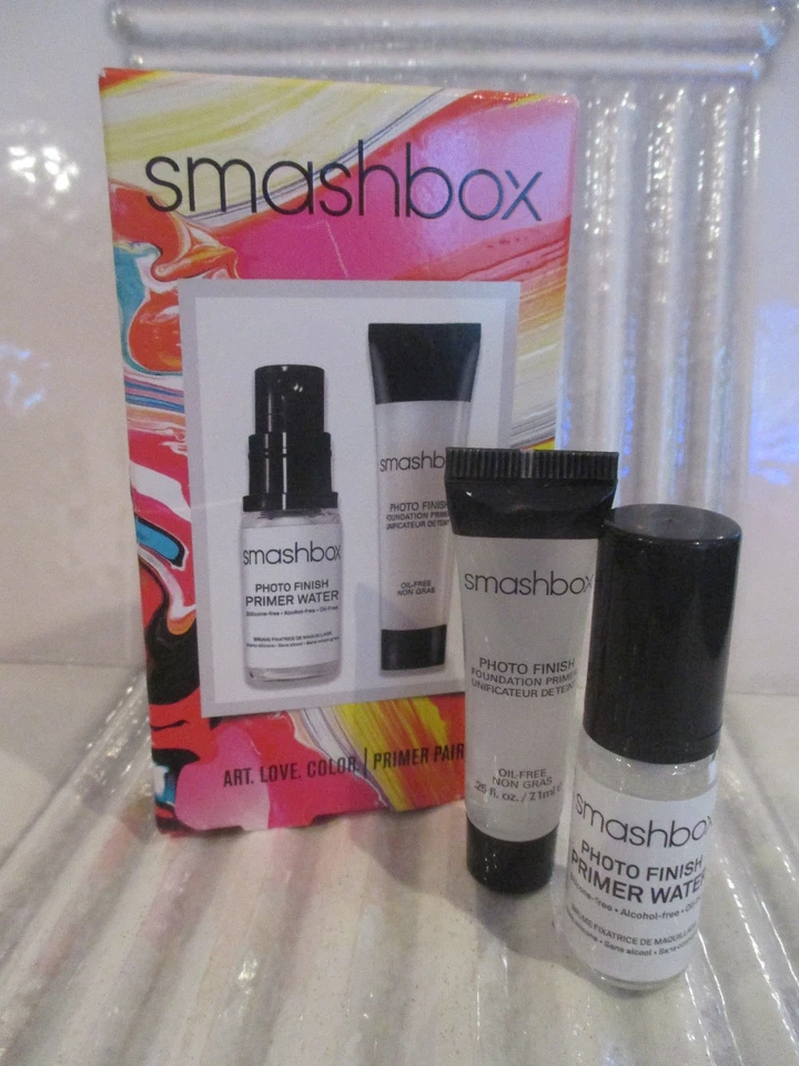 SMASHBOX ART . LOVE .COLOR .| PRIMER PAIR PHOTO FINISH FOUNDATION +PRIMER WATER  - Image 1 of 1