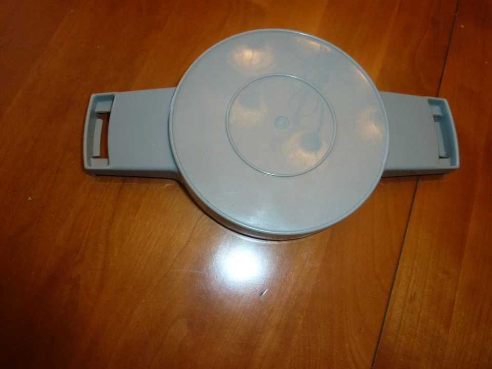 Máquina de helados Rival 8210 TG-G 2 cuartos de galón - tapa gris de repuesto solamente Foto 1 de 4