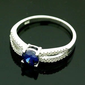 Anillo de plata esterlina 6 mm tanzanita y zirconia cúbica blanco - caja de regalo - Imagen 1 de 1