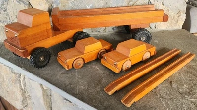Semirremolque de juguete de madera vintage - remolque con 2 coches y rampas Foto 1 de 4