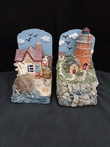 Handbemalte Buchstützen Meerlandschaft Thema Harz 5" hoch mit Strand und Leuchtturm - Bild 1 von 5