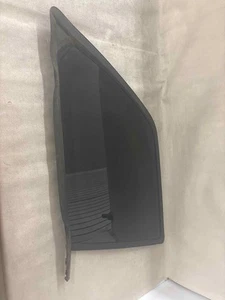 2007 Grand Cherokee Rear Quarter Glass Passenger Side Privacy Black Moulding - Picture 1 of 4