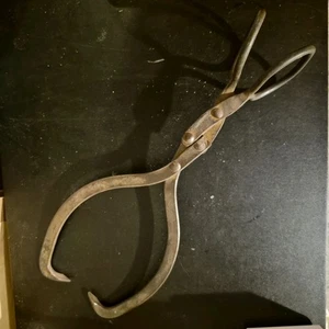 Antique/Vintage Primitive Cast Iron Ice Bock Tongs / Hay Bale Carrier Tool 13" - Picture 1 of 10