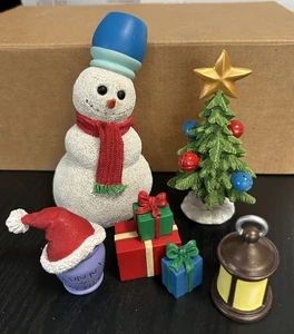 Seltenes Winnie Puuh & Freunde Winterzeit Zubehör Set Deko Ausstellungsstücke - Bild 1 von 17