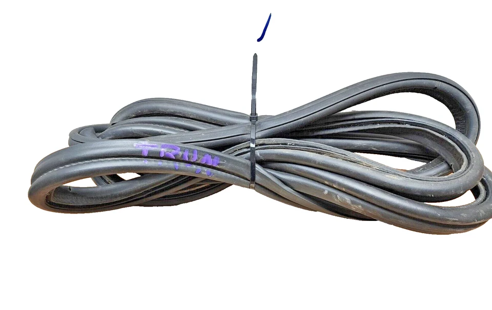 BMW 545i E60 2004-2010 maletero trasero goma sello de resistencia OEM Foto 1 de 1