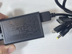 Sony PS Vita 2000 Netzteil - Bild 1 von 1
