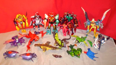 HUGE TRANSFORMER AUTOBOT DECEPTICON ROBOT LOT FOR REPAIR  RARE AIRAZOR PREDACON - Image 1 of 4