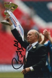 SAMMY MCILROY HAND SIGNED 6X4 PHOTO MORECAMBE FOOTBALL AUTOGRAPH 2 - Imagen 1 de 1