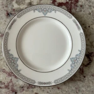 Wedgwood Kingsgate 4 Bread & Butter Plates Bone China England - Picture 1 of 4