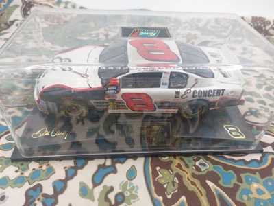Coche de concierto tributo Monte Carlo Revell NASCAR Dale Earnhardt Jr 1:24 2002 de colección Foto 1 de 4