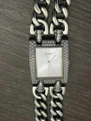 Orologio analogico rettangolare argentato da polso da donna Guess - Immagine 1 di 4