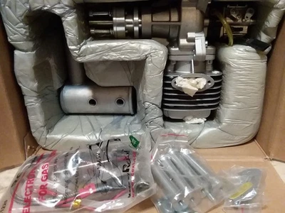 Motor monocilíndrico de dos tiempos DLE 55cc, escape lateral y avión de encendido RC NUEVO EN CAJA Foto 1 de 4