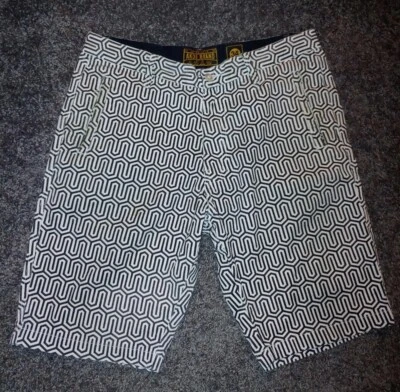 Akoo Clothing Mens Pattern Black White Cotton Shorts Live Full Live Well Sz 34 - Image 1 of 4