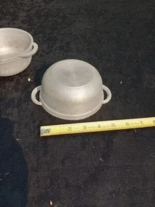 small cast aluminum pot set - Picture 1 of 5