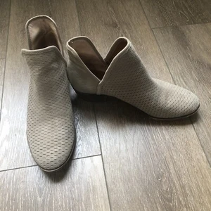 Lucky Brand Women Sz 10 Perforated Booties Taupe Leather Suede - Picture 1 of 8