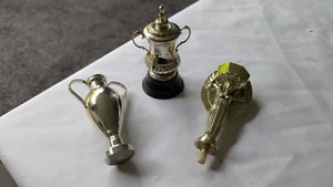 Subbuteo FA Cup Trophy 61128 + REPUESTOS/REPARACIONES Jules Rimet y Copa de Europa - Imagen 1 de 13