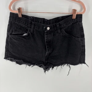 Pantaloncini jeans Wrangler neri tagliati invecchiati - Foto 1 di 6