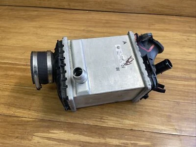 2016-2023 BMW F90 M5 F91 M8 Lado Esquerdo Turbo InterCooler Carga *NOTA* FABRICANTE DE EQUIPAMENTO ORIGINAL - Imagem 1 de 4