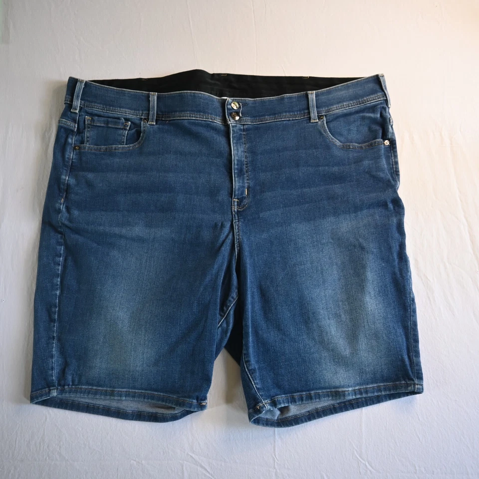 Pantalones cortos de mezclilla elásticos ligeros Bermudas Lane Bryant 28 Tighter Tummy Technology para mujer Foto 1 de 4