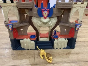 fisher price- imaginext lions den castle playset with lights/sounds/moving parts - Picture 1 of 9