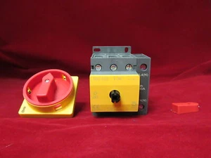 NHD NDS-604G5DL3 Disconnector Switch 67*67mm, 60A, 4P, 300 mm - Picture 1 of 5