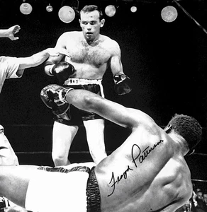 Floyd Patterson Signed/Autographed Vintage 8x10 B/W Photo JSA 193178 - Picture 1 of 3