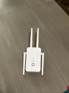 WiFi Extender, 2024 Booster 1200Mbps Dual Band (5GHz/2.4GHz) Never Used - Picture 1 of 5