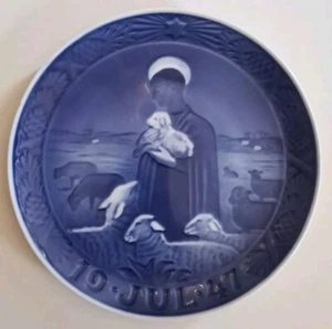 Royal Copenhagen July 1947 Christmas Plate The Good Shepherd - Picture 1 of 4