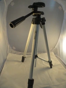 CAVALLETTO TREPPIEDE ALLUMINIO FOTOCAMERA UNIVERSALE CANON NIKON VIDEO FOT 140CM