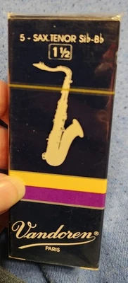 CAJA SELLADA NUEVA - Cañas de Saxofón Tenor Vandoren - Fuerza 1.5 (Caja de 5) Foto 1 de 3