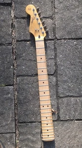 Lefty Custom Aged Loaded Relic Fender Strat Guitar Neck Amber Nitro Gotoh Tuners - Picture 1 of 8