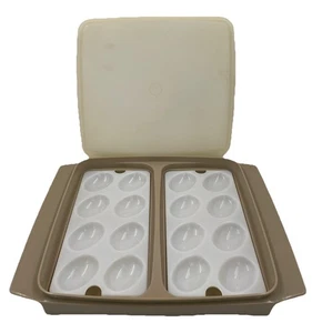 Vintage Tupperware Teufel Eierträger 4 Stück Set mit Einsatz - Bild 1 von 8