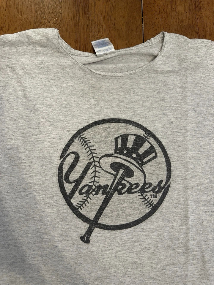 Camiseta grande vintage con logotipo clásico de los New York Yankees Y2K Foto 1 de 4