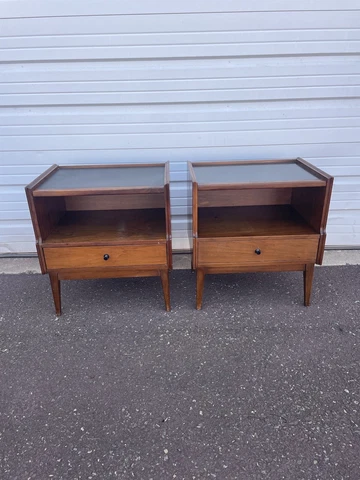 Mid Century Modern American of Martinsville Pair of Nightstands Cover