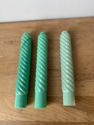 3 anciennes fausses bougies en opaline verte torsadée, lustrerie très ancienne - Photo 1/3
