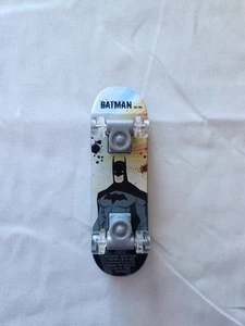 Young Justice DC Comics Skateboard Finger Board Batman - Picture 1 of 2