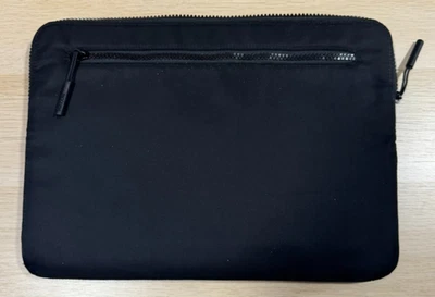 Portátil Incase funda compacta de 14 pulgadas Foto 1 de 4