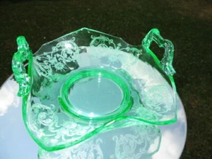 HTF CENTRAL GLASS BALDA ELEGANT GREEN DEPRESSION GLASS TIDBIT PLATE ROLLED SIDES - Picture 1 of 12