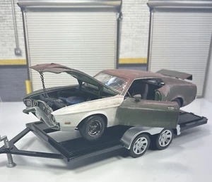 GREENLIGHT/ACME 1/18 Scale FORD MUSTANG”WRECKED VERSIONw/Trailer”1 Of 1 Made - Picture 1 of 12