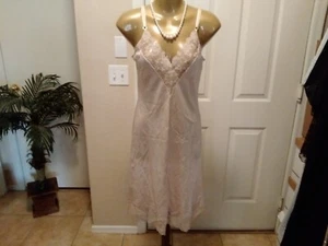 Full Slip Vintage Lace Trim Bodice Beige Size Small Nylon - Picture 1 of 9