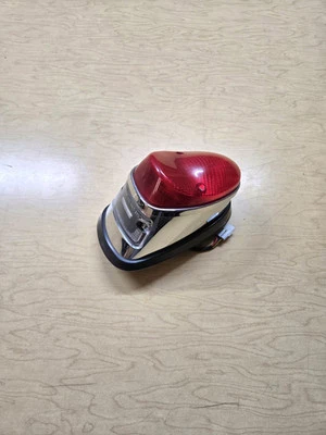 Kawasaki OEM Taillight Fits Vulcan 1600 Classic/Nomad 2003-2008 P/N 23025-1333 - Imagem 1 de 4