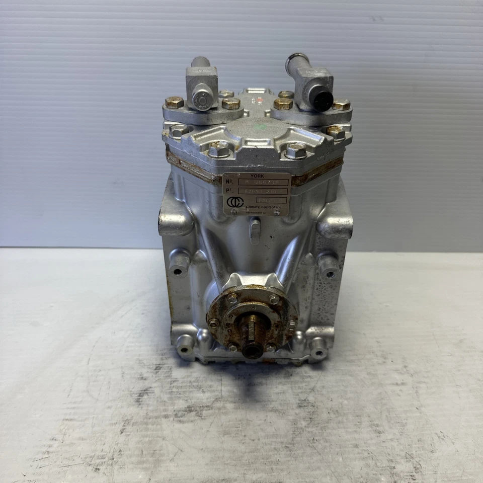 COMPRESSOR AC YORK OEM NOVO F209R-21029 60 DIAS DE GARANTIA - Imagem 1 de 4