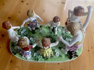 FIGURENGRUPPE  "KINDERREIGEN“ imposant, -NEUNDORF PORZELLAN- GERMANY-SELTEN. - Bild 1 von 4