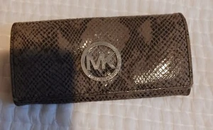 Michael Kors Geldbörse Schlangenleder lang faltbar Druckknopfverschluss goldfarben MK Logo - Bild 1 von 6